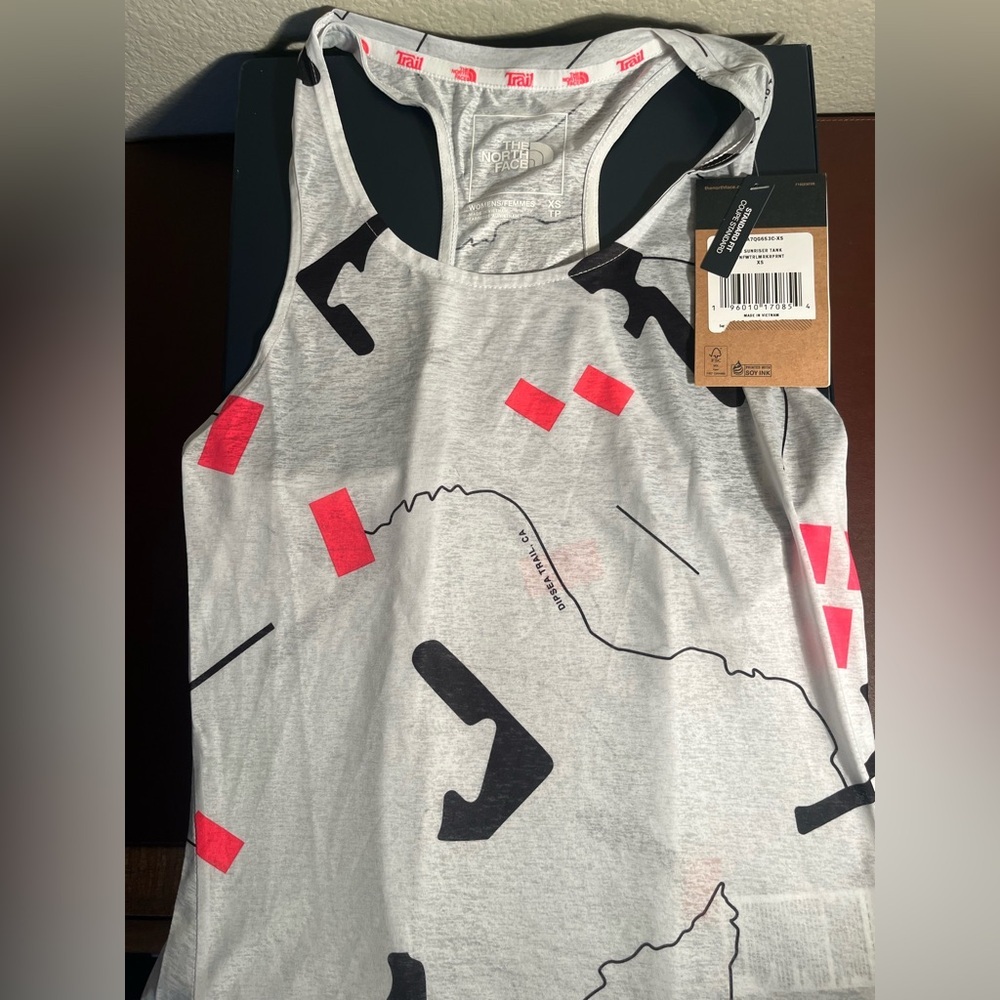 The North Face Light Gray Tank Top hiking top size XS